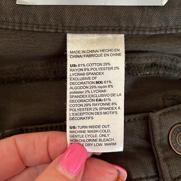 NWT Chico’s Slimming Paisley Hem Ankle Jeans - Picture 13 of 13